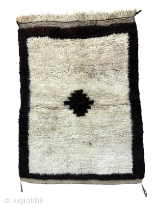 Tülü ( Angoro Wool ) 

Size 130x170 cm

Please send me a direct message at kirmenrugs@gmail.com or @cevikrugs instagram
               