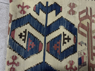 Aydın Çine Kilim

Size 124x170 cm 

Please send me a direct message at kirmenrugs@gmail.com or @cevikrugs instagram                 