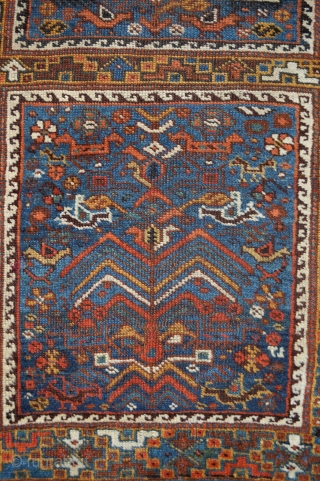 Extraordinary  Antique Khamseh Confederacy Smal rug.
Size 121 x 71 centimeters. All Natural Colors                   