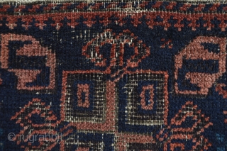 Wonderfull Early Baluch Baluch Bagface  good saturated colors dark purple stars attractive very early piece
56 x 46 cm              