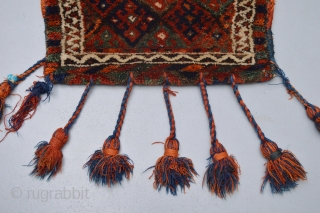 BEautiful Antique Kurdish Bag or Chanteh with Diamond patern. Full Pile and in Original Condition.
100% Natural colors and Original tassels. 
size approximately 49 x 50 centimeters without tassels     