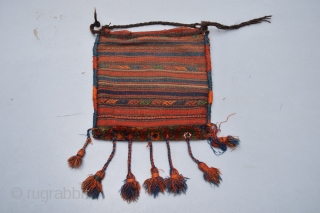 BEautiful Antique Kurdish Bag or Chanteh with Diamond patern. Full Pile and in Original Condition.
100% Natural colors and Original tassels. 
size approximately 49 x 50 centimeters without tassels     