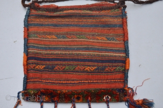 BEautiful Antique Kurdish Bag or Chanteh with Diamond patern. Full Pile and in Original Condition.
100% Natural colors and Original tassels. 
size approximately 49 x 50 centimeters without tassels     