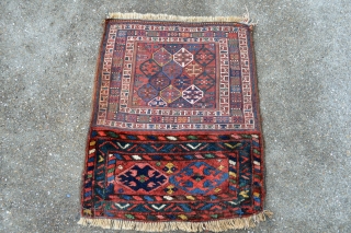 Colorful Antique Luri/Bahtiyar Bag face.
Full piled and very good wool. some area repairs.
size 71 x 62 cm                