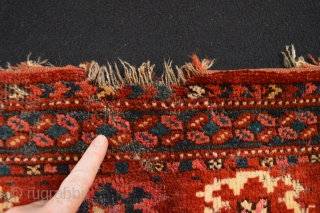 Rare 19th century Ersari , Beautiful Colors and patern with silk highlights
size 120 x 38 centimeters.                 