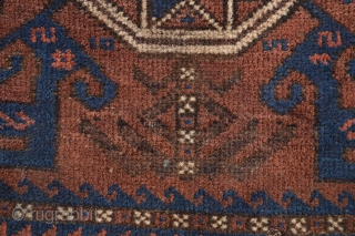 beautiful late 19th century Baluch Bagface 
size 83 x 74 centimeters                      