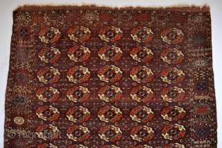 Beautiful strong saturated squarish mid 19th century Tekke turkoman with very actractive mainborder, great/ big ornaments with stunning paterns
size 245 x 214 centimeters          