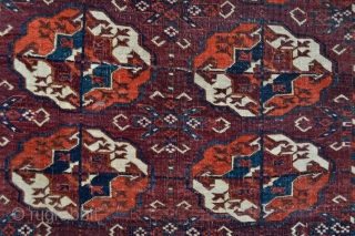 Beautiful strong saturated squarish mid 19th century Tekke turkoman with very actractive mainborder, great/ big ornaments with stunning paterns
size 245 x 214 centimeters          