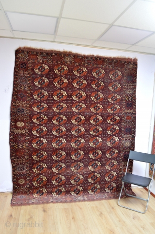 Beautiful strong saturated squarish mid 19th century Tekke turkoman with very actractive mainborder, great/ big ornaments with stunning paterns
size 245 x 214 centimeters          