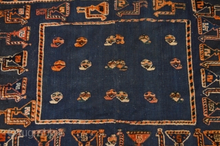 Beautiful Ceremonial South Persian ( quashqai ? ) Horse Cover
aprox size 150 x 115 cm without tassels with tassels about 172 x 115 cm
         