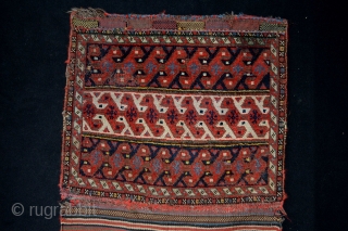 Beautifull and Rare type Qashqai Confedrecy Bagface with kilim back. 100% vegy colors. 61 x 110 with kilim back . Without kilim back size 61 x 52 centimeters
     