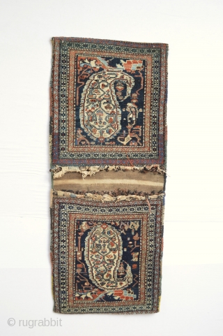 Beautiful compleet old afshar bags designfull And ready to display on your wall at home or office :)               