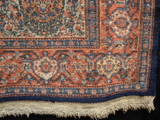 Incredible fine end of 19th century Senneh. In very good condition a few tiny repairs.Good shiny silky wool. No wears or other problems.
222 x 141 cm       