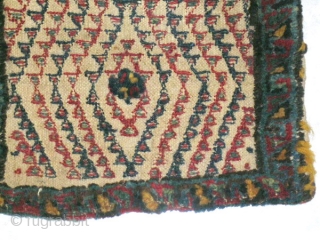 small bag with mixed neddle work,carpet knotted on kilim base,size 027cmx026cm circa 1900 wool on wool,all natural colors no any restoration or damages.
origin Cetral of Persia at Fars province.    