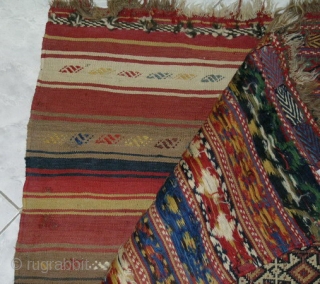 Persian Bag Ghashghai Tribals 
Larg size a single flat woven bag
Origin Central Of Persia Circa 1900, wool on wool,woven technic Needle work ( suzani )all Natural colors 
     
