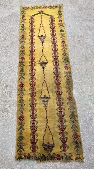 Central Anatolian Kırşehir(Mucur)Rug
Size :373  X 111cm / 12’3”x3’8”                        