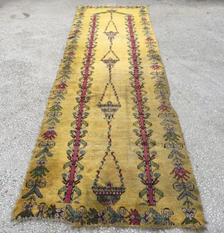 Central Anatolian Kırşehir(Mucur)Rug
Size :373  X 111cm / 12’3”x3’8”                        