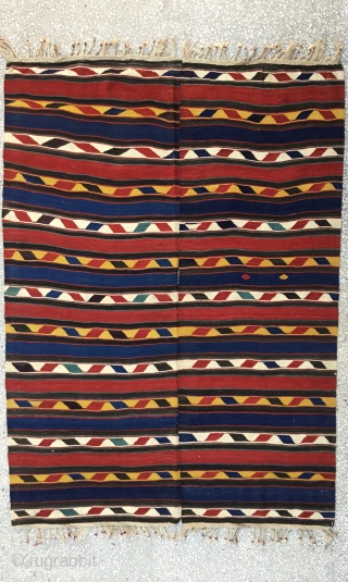  Caucasian Kilim İn good condition 19th Century
Size:232x169cm / 7’11”x5’9”                       