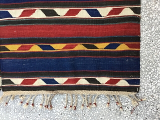  Caucasian Kilim İn good condition 19th Century
Size:232x169cm / 7’11”x5’9”                       