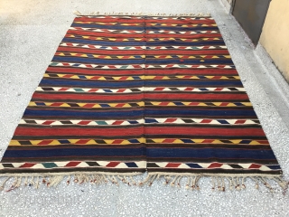  Caucasian Kilim İn good condition 19th Century
Size:232x169cm / 7’11”x5’9”                       