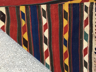  Caucasian Kilim İn good condition 19th Century
Size:232x169cm / 7’11”x5’9”                       