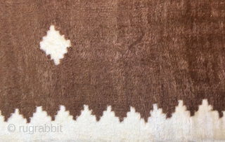 Anatolian Goat Hair (Angora Wool)Siirt Blanket Size:230x174cm / 7’7”x5’9”                        