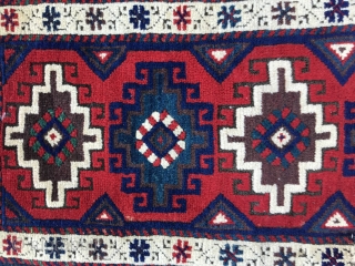 West Anatolian “Döşemealtı”Yastık-Begining of 20th Century 
Size:75x40cm / 36x16 inches                       