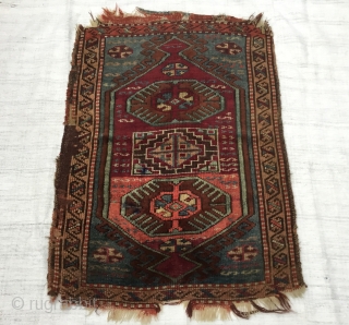 a Kurdish Yastik, East Anatolia, 19th centuru
Size:90x67cm / 3”x2’3” /  36x27inches                     