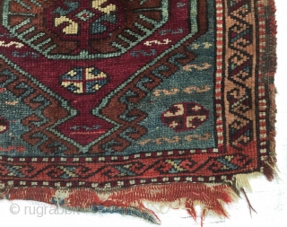 a Kurdish Yastik, East Anatolia, 19th centuru
Size:90x67cm / 3”x2’3” /  36x27inches                     