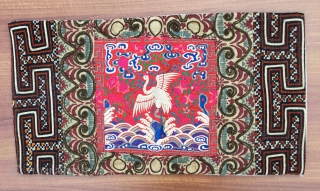 Chinese Embroidery 19th Century
Size:54x30cm / 21x11 inç
Made it a pillow it ,linen Backing and hidden zipper                 