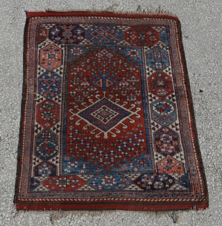 Western Anatolian Bergama area Rug
size:120 x 97 Cm
      4'3"x3'3""                   