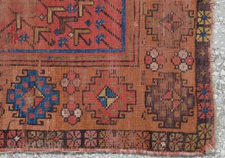 Central Anatolian (Capadocya) rug,Late 19th century
size:125 x 96 Cm
         4'3"x3'2"               