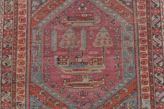 Central Anatolian Kirsehir area (Mucur) rug Late 19th century
size:375 x 107 Cm
         12'4"x3'6""            