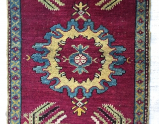 Central Anatolian Kırşehir “Yastık”. 19 th Century
Size:90x48cm / 2’11”x1’7”                        