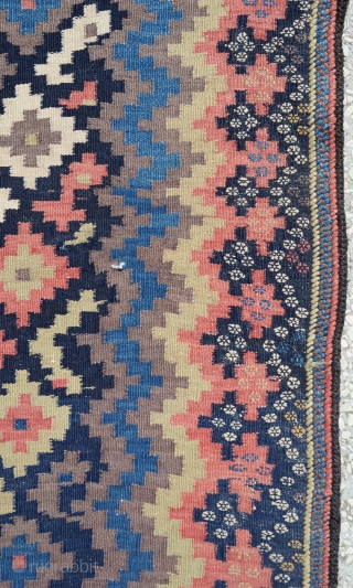 Bahtiyari kilim rug
size:209x126cm
        7"x4'2"                      