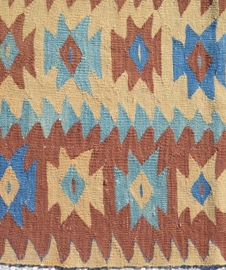 Old Manastir Kilim
size211x160
        7"x5'2"                      