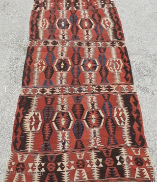 Anatolian Taurus mountain Mut kilim.size 266x135cm
8'9"x4'3"                           