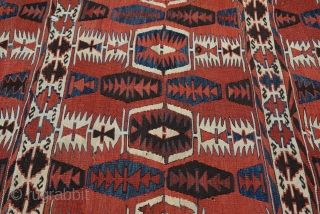 Anatolian Taurus mountain Mut kilim.size 266x135cm
8'9"x4'3"                           