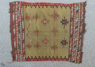 Anatolian Manastir kilim end of 19th Century-
Begining of 20th Century 
Size:108x134Cm 3'6"x4'6"                     