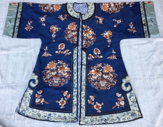 Chinese silk Coat 
Size:133x103 Cm                            