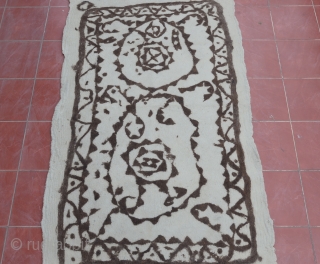  Evocative, primitive and interesting. Central Anatolian (Toros mountain) Felt rug Circa 1920-1930
size:210 x 126 Cm                 