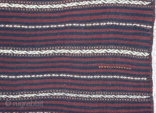 West Anatolian Balıkesir ( YüncÜ ) Kilim Rug- metal thread highlights.Size:205 x 157 Cm
6'9"x5'2"                   