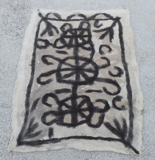 Central Anatolian (Toros mountain) Felt rug Circa 1920-1930 
Size:214x166 Cm Evocative, primitive and interesting.                   