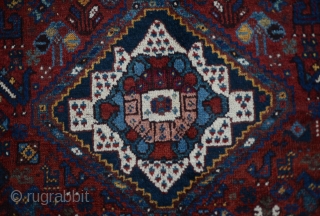 Antique Shiraz Qasqai Carpet
Size:195 x 255Cm
        6'5"x8'6"                   