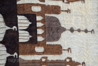 Southeast Anatolian-early 20th century-Angora goat hair on cotton string warps-in good condition-unusual- Siirt Size:132 x 180 Cm
        4'5"x5'11"        