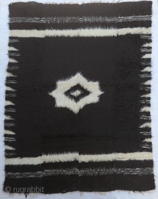 Anatolian Goat Hair Siirt Blanket
Size:154 x204 Cm
        5'2x6'9"                  