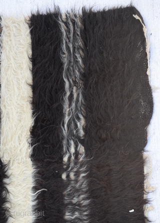Anatolian Goat Hair Siirt Blanket
Size:154 x204 Cm
        5'2x6'9"                  