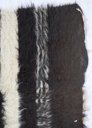 Anatolian Goat Hair Siirt Blanket
Size:154 x204 Cm
        5'2x6'9"                  