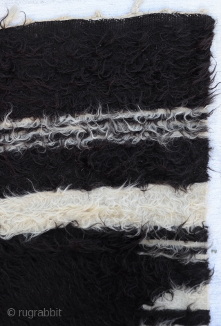 Anatolian Goat Hair Siirt Blanket
Size:154 x204 Cm
        5'2x6'9"                  