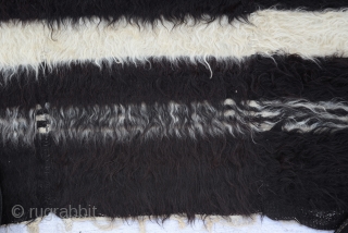 Anatolian Goat Hair Siirt Blanket
Size:154 x204 Cm
        5'2x6'9"                  